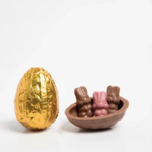 Huevito chocolate con tres conejitos